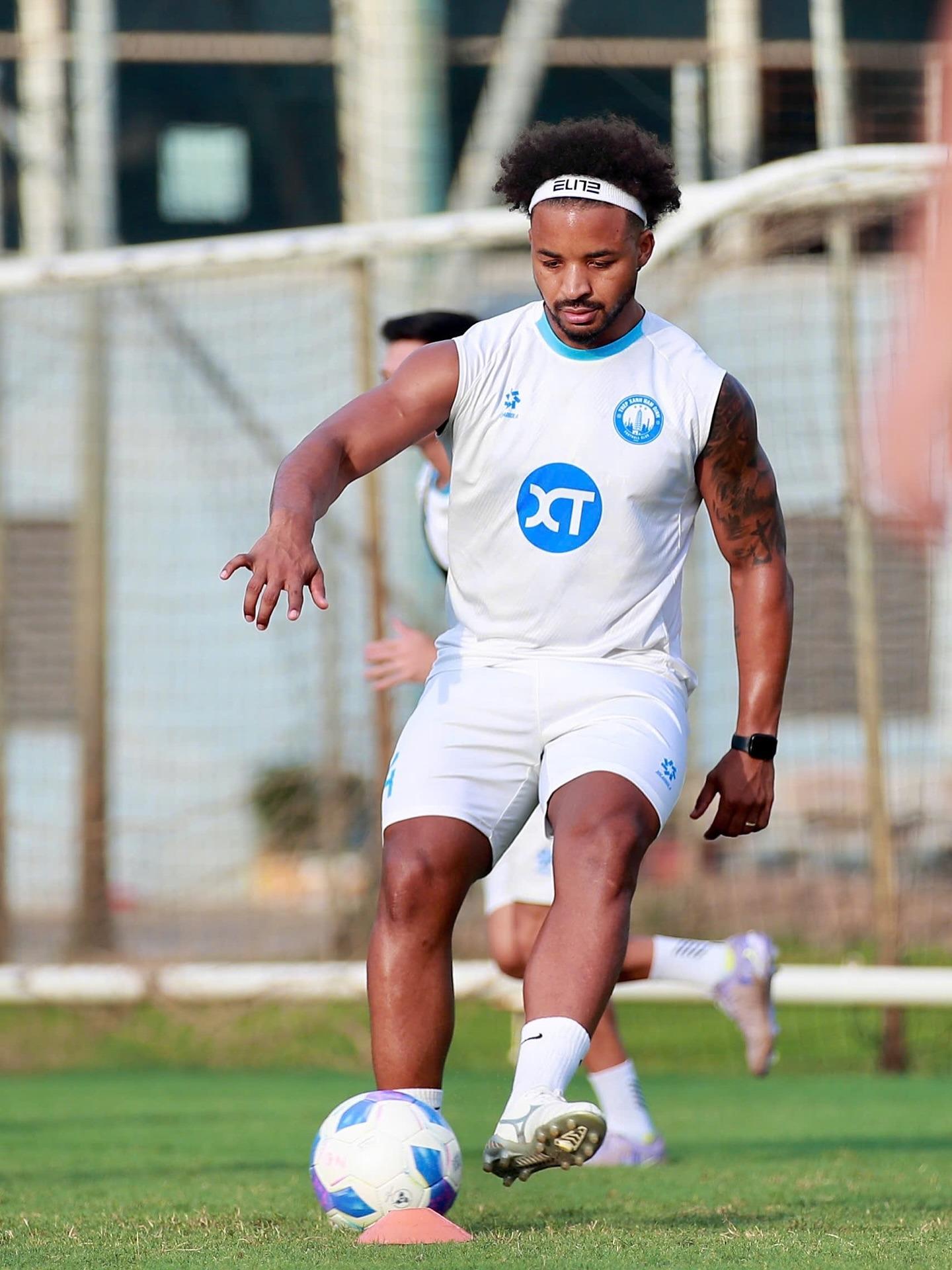 Xuân Son đang tích cực tập luyện mong sớm ngày trở lại