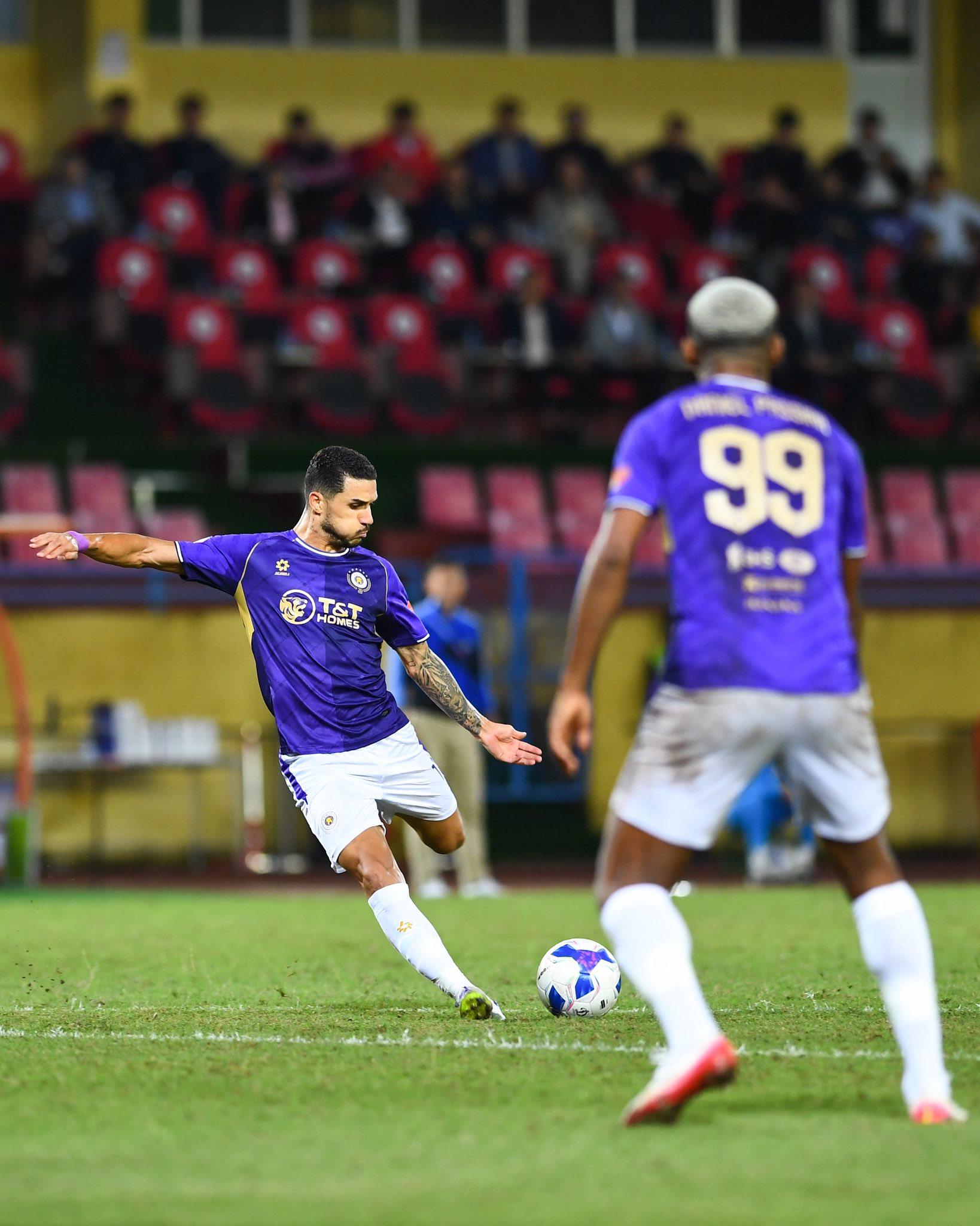 Sao nhập tịch Hoàng Hên toả sáng rực rỡ trước ngày ĐT Việt Nam hội quân